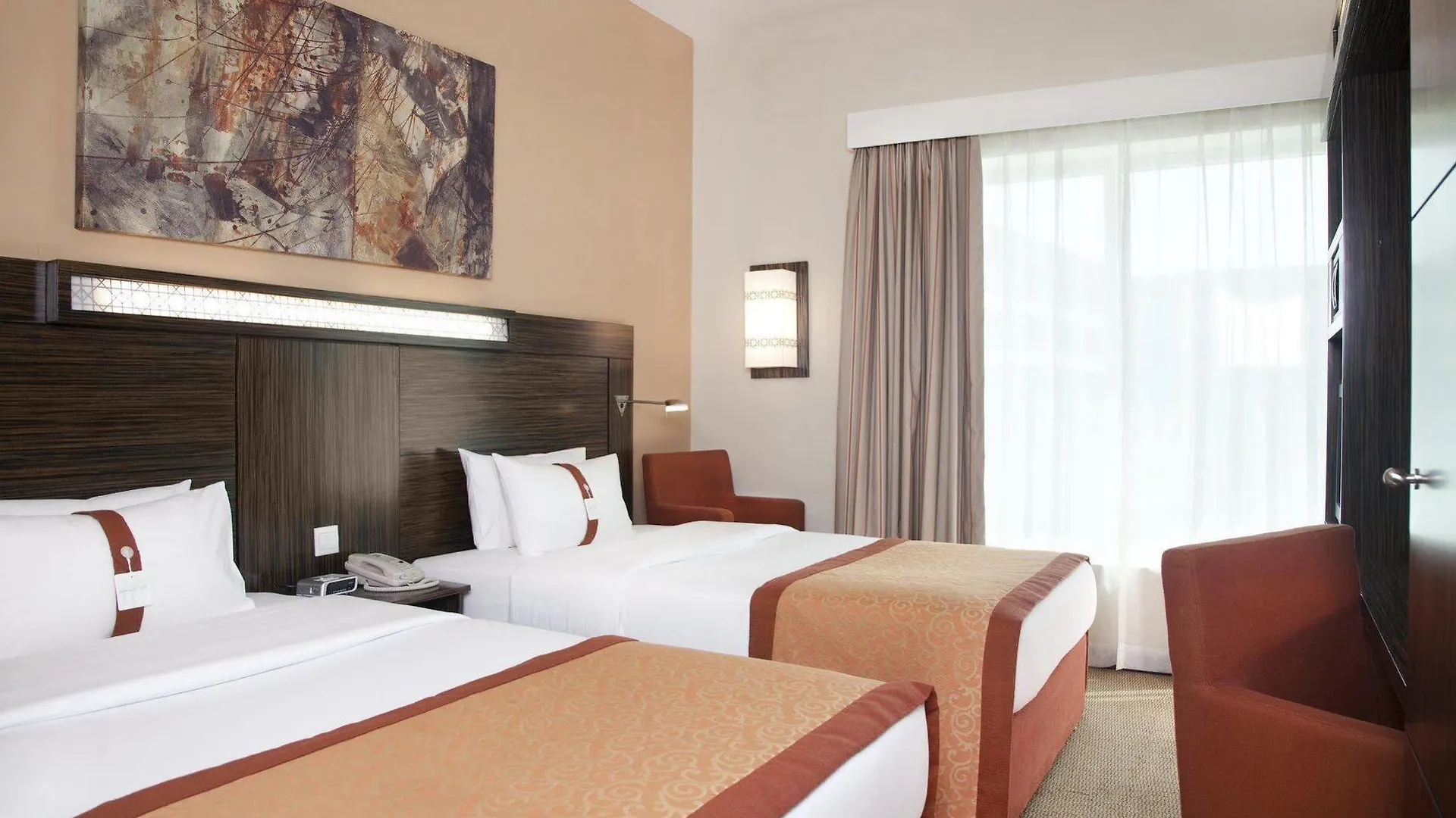 Holiday Inn Express Dubai Safa Park By Ihg Hotel