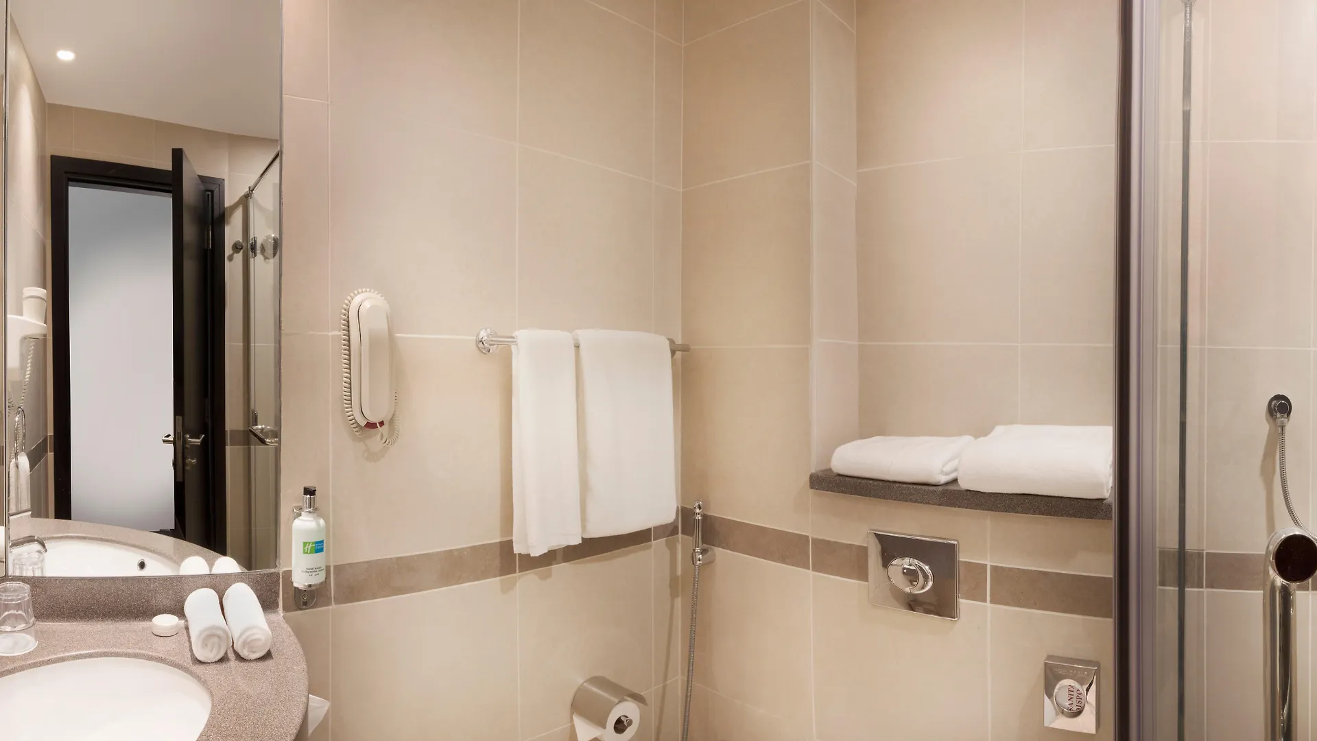 Hotel Holiday Inn Express Dubai Safa Park By Ihg